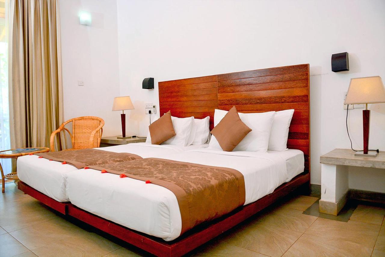 Amaranthe Bay Resort & Spa Trincomalee Exterior foto